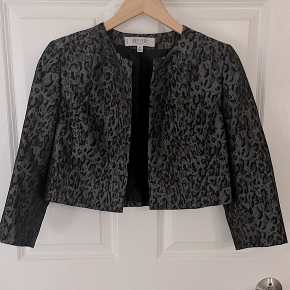 Kasper Cropped Bolero Jacket Black Gray Animal shrug Print Blazer Sz 4 petite - Picture 1 of 5